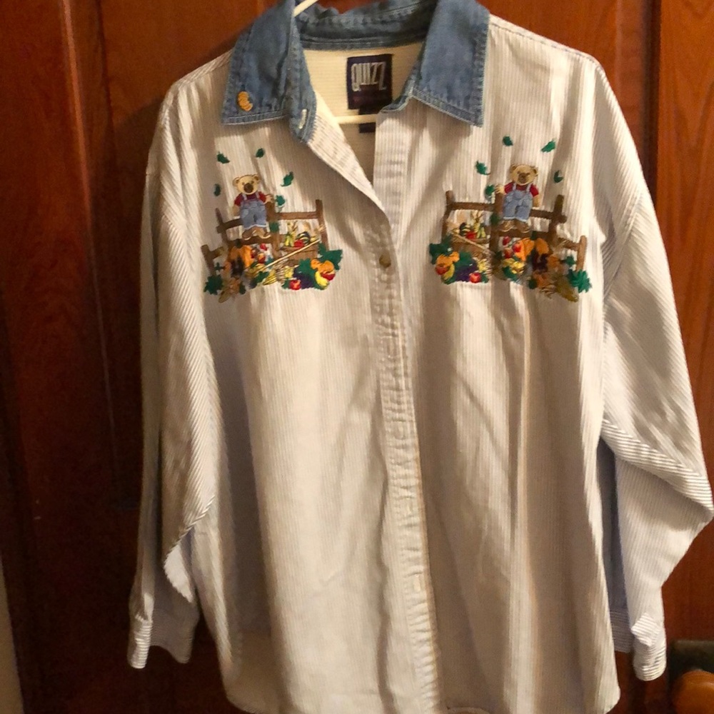 Quiz New York Fall long sleeve shirt.  Beautiful embroidery on front.